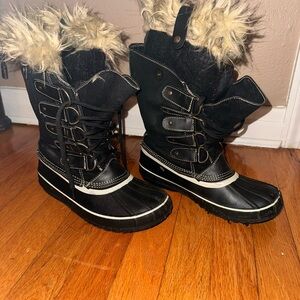 Black Fur-Lined Winter Boots